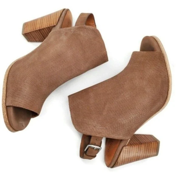 Gentle Souls Tan Nubuck Leather Open-Toe Sling-Back Stacked Heel Shootie Sandals - Picture 8 of 16